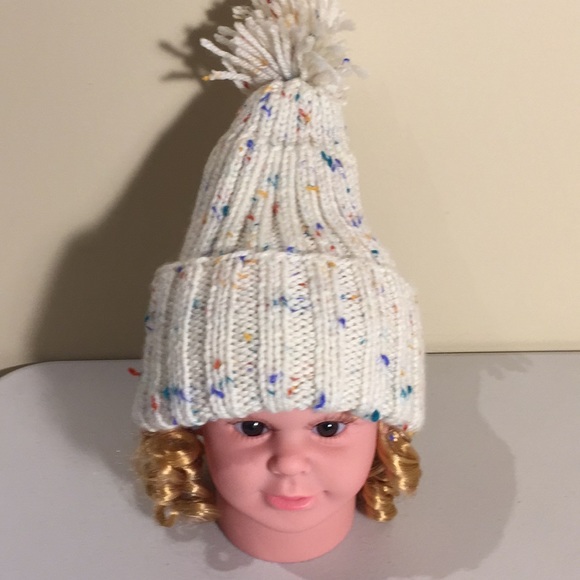 Hand Knit Child’s Winter Hat & Mittens Unisex Hand Crafted - Picture 2 of 13